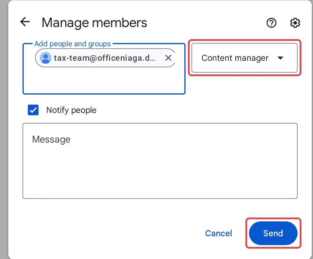 Manage members box with a group email, the Content manager role and the Send button