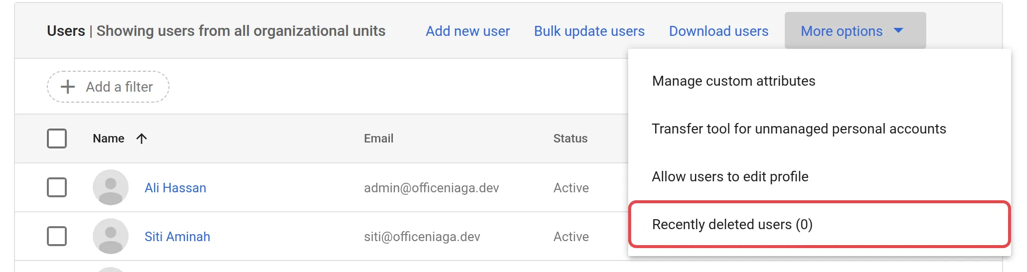 用户列表上方的More options菜单，已标示Recently deleted users