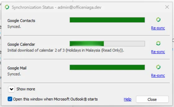 Synchronization Status窗口显示Google Contacts、Google Calendar和Google Mail正在同步